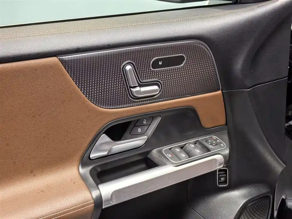 Mercedes-Benz Mercedes-Benz GLB 2023 GLB 220 Style 2022 - thumbnail 8