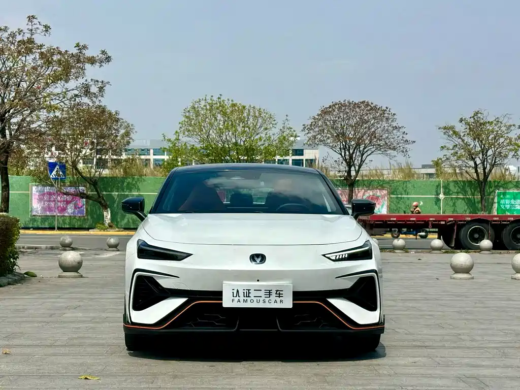 Changan Changan UNI-V 2025 Third Generation 2.0T Dynamic Edition 2026 - thumbnail 2