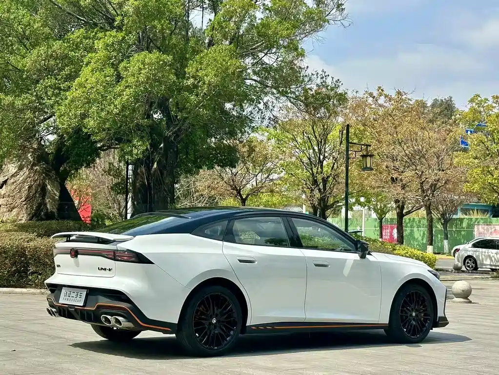 Changan Changan UNI-V 2025 Third Generation 2.0T Dynamic Edition 2026 - thumbnail 7