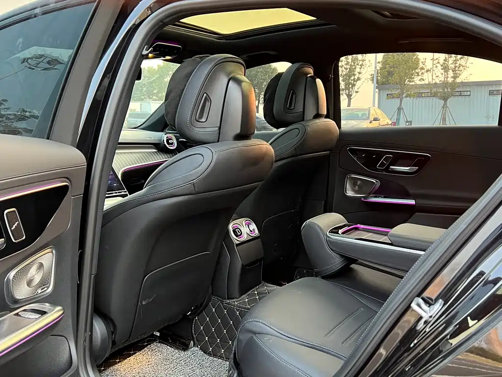 Mercedes-Benz Mercedes-Benz C-Class 2024 Facelift C 260 L Night Sport Edition 2024 - thumbnail 6