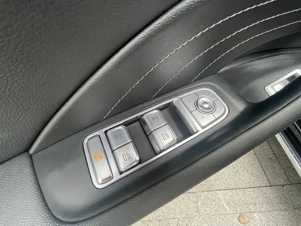 Hongqi Hongqi H5 2023 1.5T DCT Smart Connect Flag Rhythm Edition 2023 - thumbnail 12
