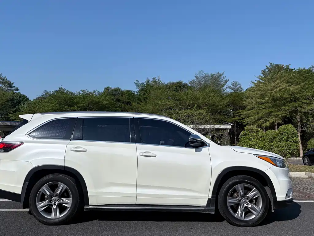 Toyota Toyota Highlander 2015 2.0T AWD Luxury 7-seater 2015 - thumbnail 4