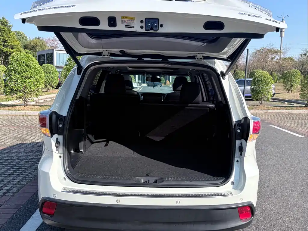Toyota Toyota Highlander 2015 2.0T AWD Luxury 7-seater 2015 - thumbnail 8