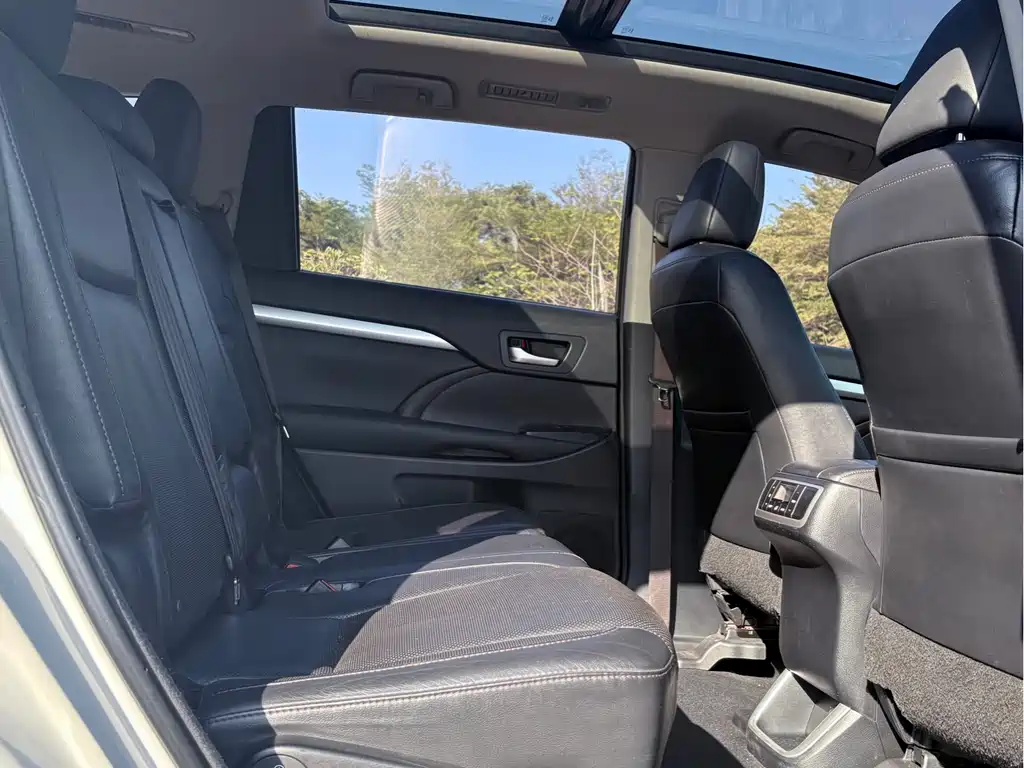 Toyota Toyota Highlander 2015 2.0T AWD Luxury 7-seater 2015 - thumbnail 15