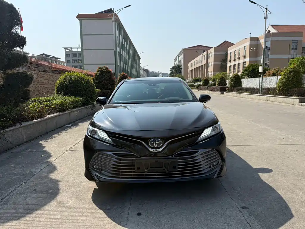 Toyota Toyota Camry 2019 Hybrid 2.5HG Luxury Edition China V 2019 - thumbnail 2