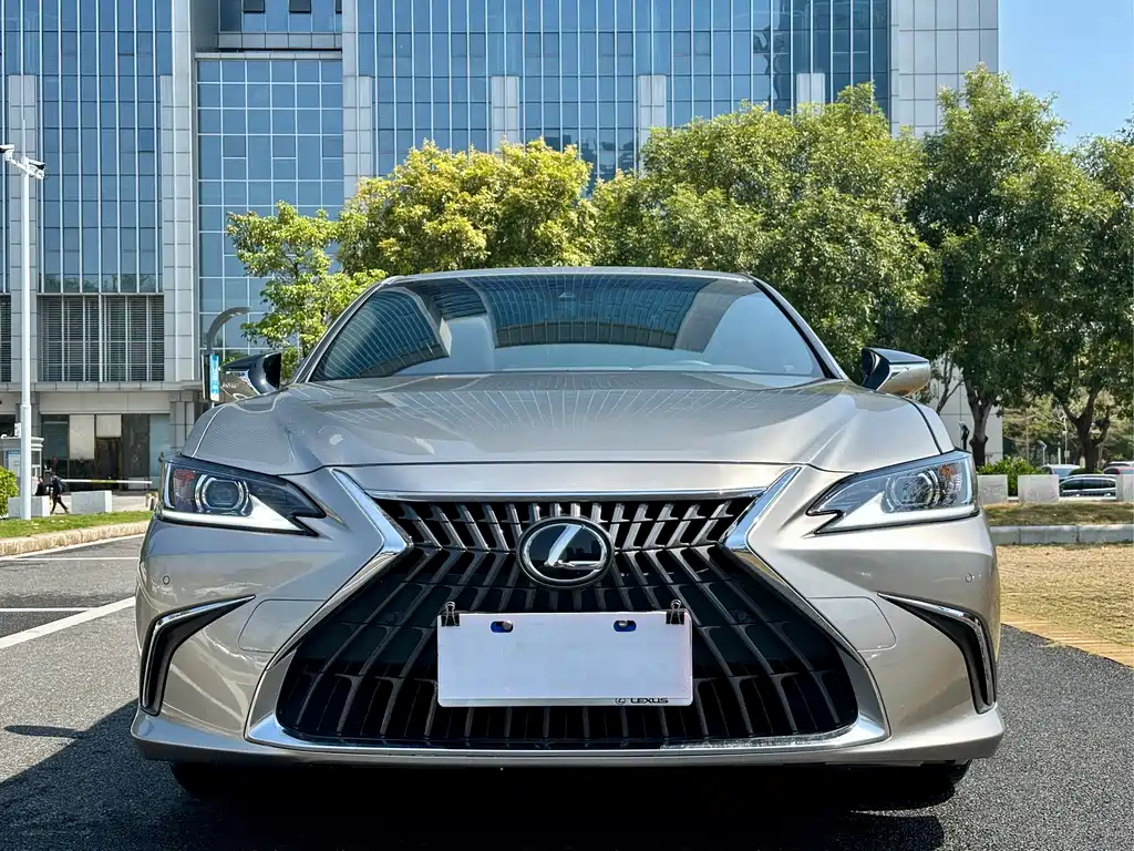 Lexus Lexus ES 2022 200 Excellent Edition 2023 - thumbnail 2