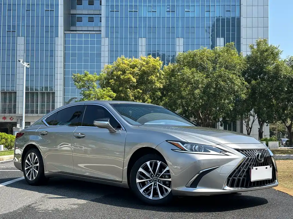 Lexus Lexus ES 2022 200 Excellent Edition 2023 - thumbnail 3