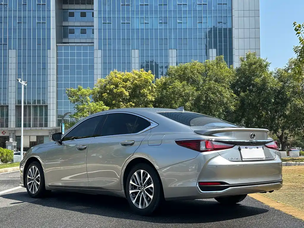 Lexus Lexus ES 2022 200 Excellent Edition 2023 - thumbnail 11