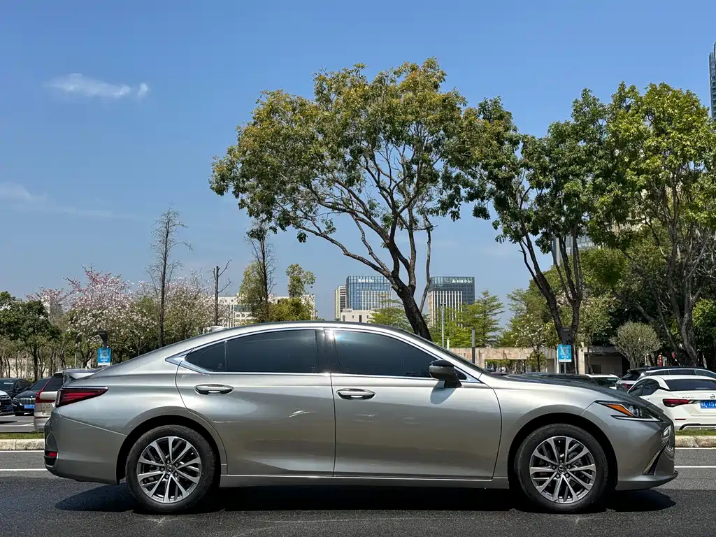 Lexus Lexus ES 2022 200 Excellent Edition 2023 - thumbnail 15