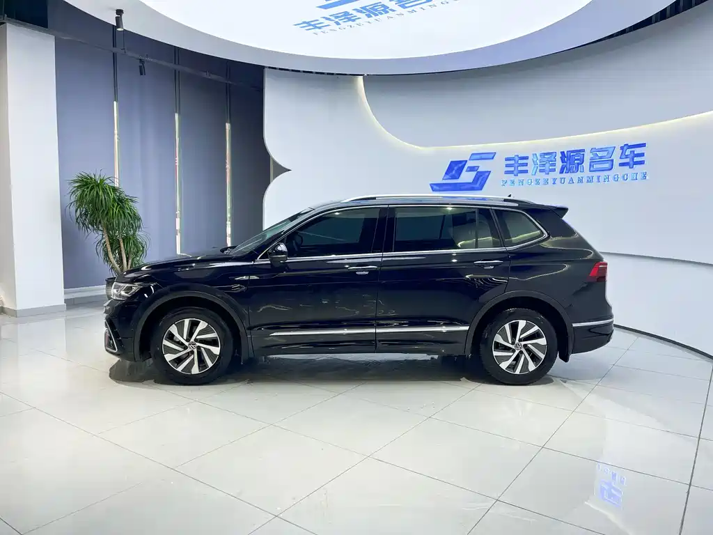 Volkswagen Tiguan L NEV 2022 430PHEV Plug-in Hybrid Flagship Edition 2022 - thumbnail 2