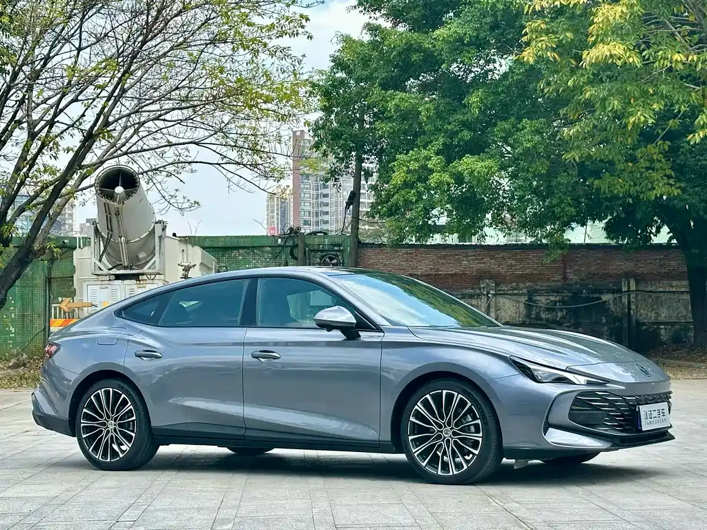 MG MG7 2023 1.5T DCT Elegant Beauty Edition 2024 - thumbnail 3