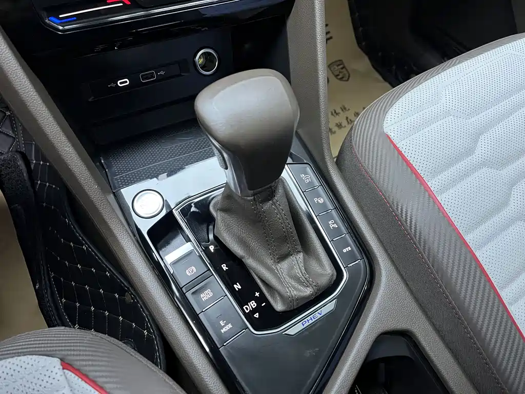 Volkswagen Tiguan L NEV 2022 430PHEV Plug-in Hybrid Flagship Edition 2022 - thumbnail 11