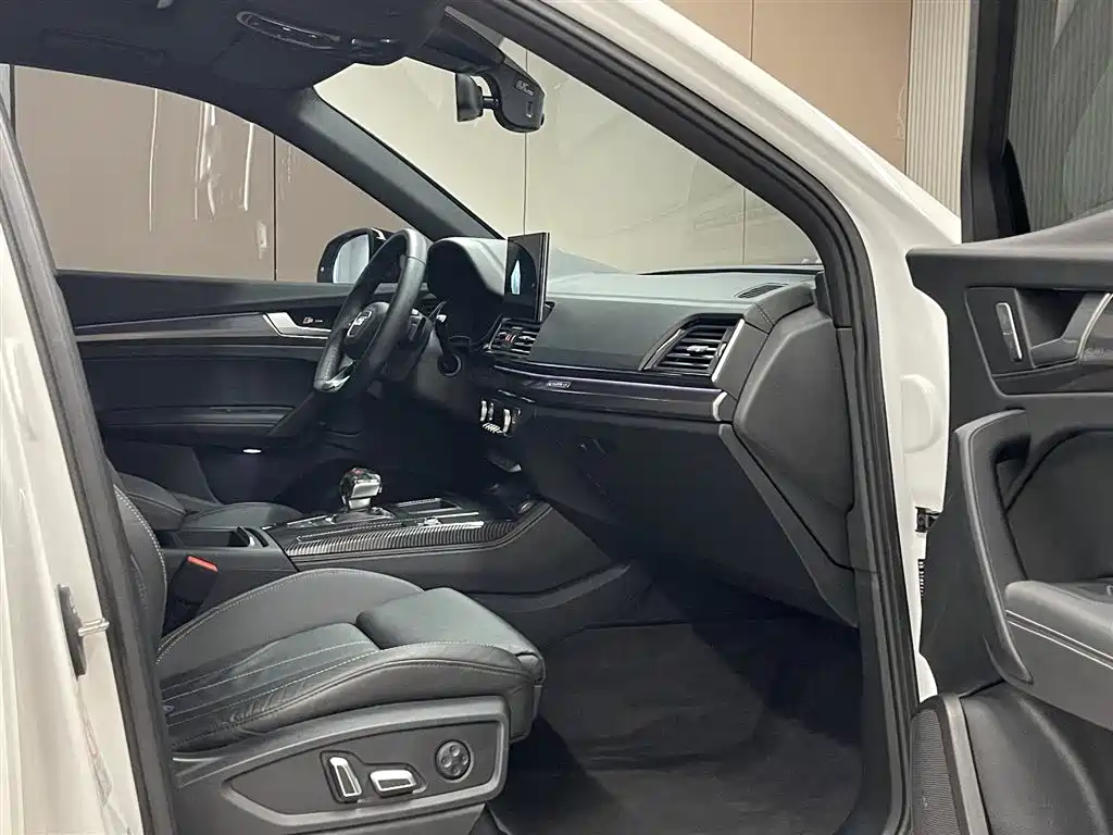 Audi Audi Q5L 2024 40 TFSI Luxury Dynamic Model 2024 - thumbnail 17
