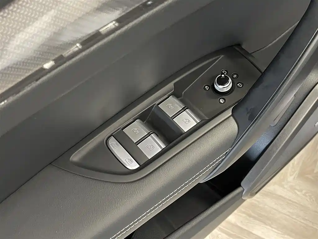 Audi Audi Q5L 2024 40 TFSI Luxury Dynamic Model 2024 - thumbnail 26