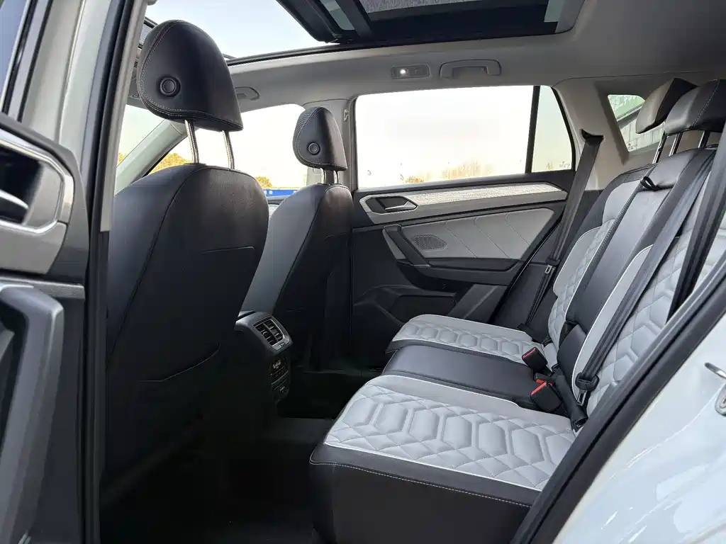 Volkswagen Tayron 2023 Model Year Facelift 380TSI 4Motion R-Line High Performance Edition 2022 - thumbnail 23