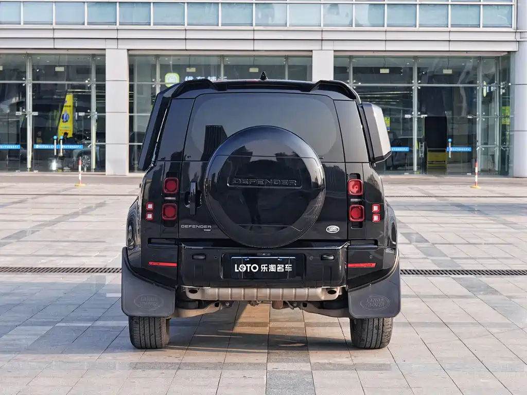 Land Rover Land Rover Defender 2023 110 3.0T P400 X-DYNAMIC HSE 2022 - thumbnail 4