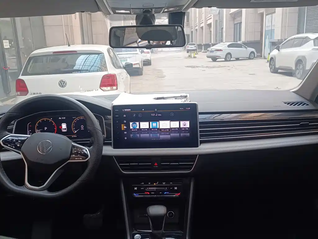 Volkswagen Tiguan L 2022 330TSI Automatic 2WD Smart Enjoy Edition 2022 - thumbnail 7