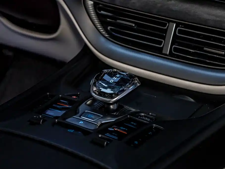 Denza DENZA D9 2025 DM-i Intelligent Driving Edition 1020 AWD Premium 2025 - thumbnail 18