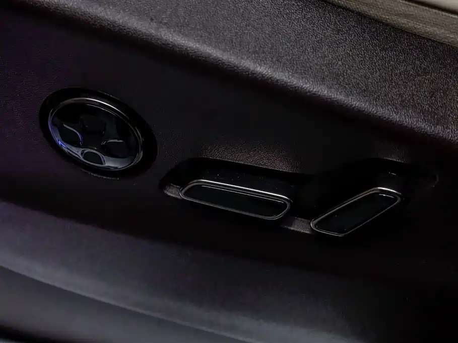Denza DENZA D9 2025 DM-i Intelligent Driving Edition 1020 AWD Premium 2025 - thumbnail 29