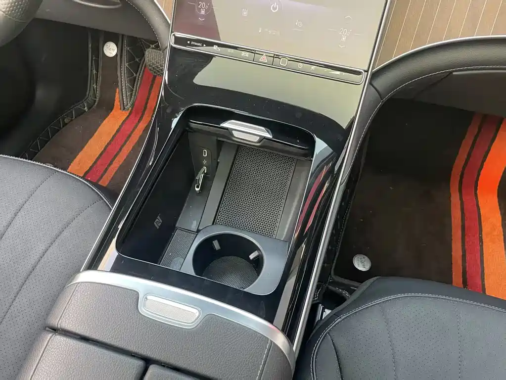 Mercedes-Benz Mercedes-Benz EQE SUV 2023 350 4MATIC Luxury Edition 2025 - thumbnail 10