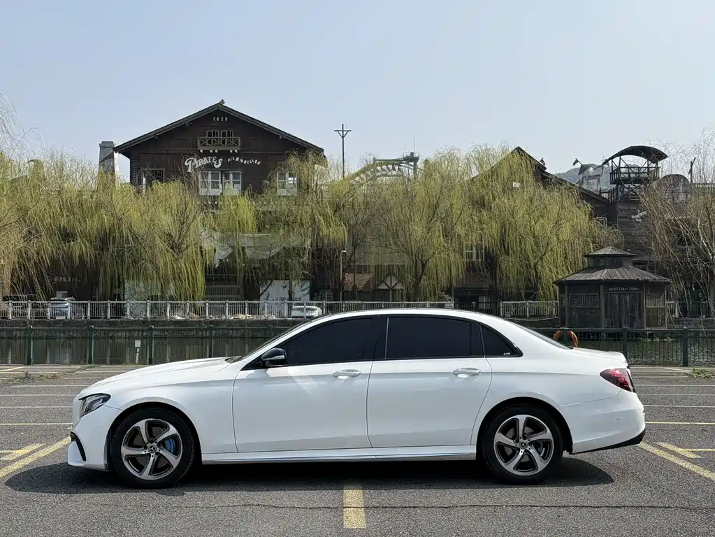 Mercedes-Benz Mercedes-Benz E-Class 2018 E 300 L Sport Style 2018 - thumbnail 4