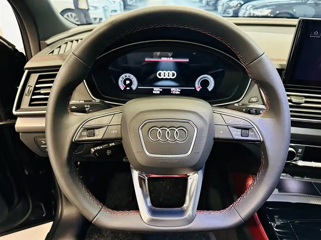 Audi Audi Q5L 2026 45th Anniversary Edition 40 TFSI Luxury Dynamic Model 2025 - thumbnail 11