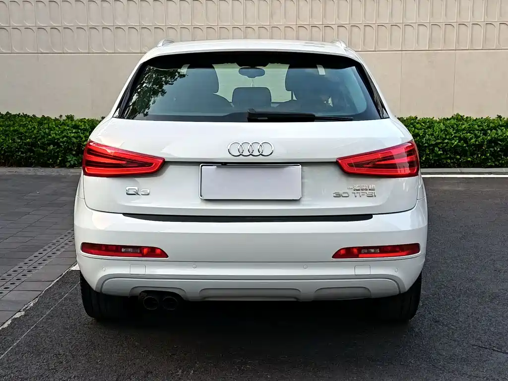 Audi Audi Q3 2016 30 TFSI Premium Collection Edition Intelligent Leading Model 2016 - thumbnail 3