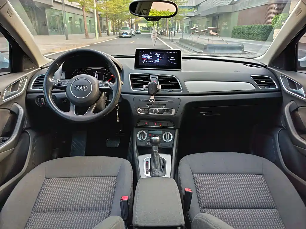 Audi Audi Q3 2016 30 TFSI Premium Collection Edition Intelligent Leading Model 2016 - thumbnail 7