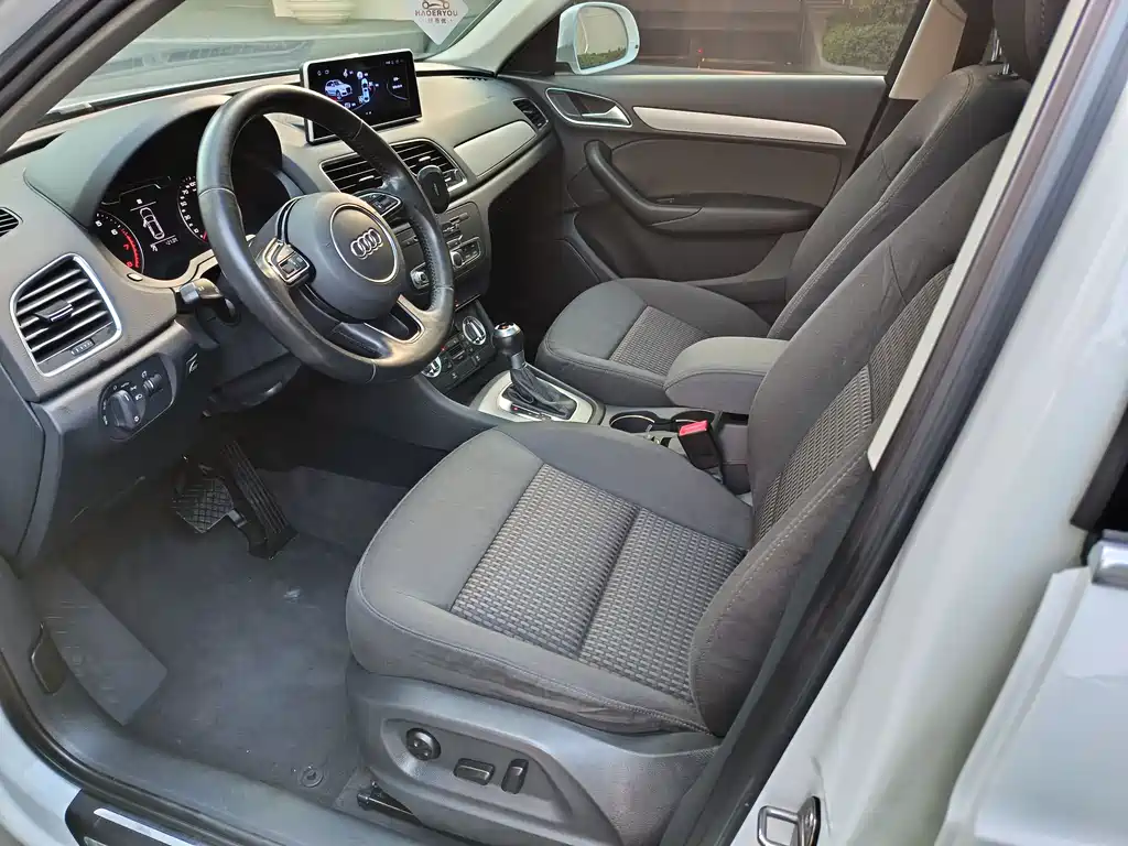 Audi Audi Q3 2016 30 TFSI Premium Collection Edition Intelligent Leading Model 2016 - thumbnail 10
