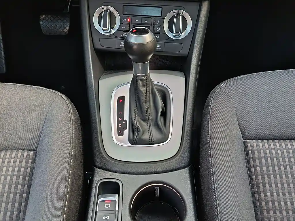 Audi Audi Q3 2016 30 TFSI Premium Collection Edition Intelligent Leading Model 2016 - thumbnail 13