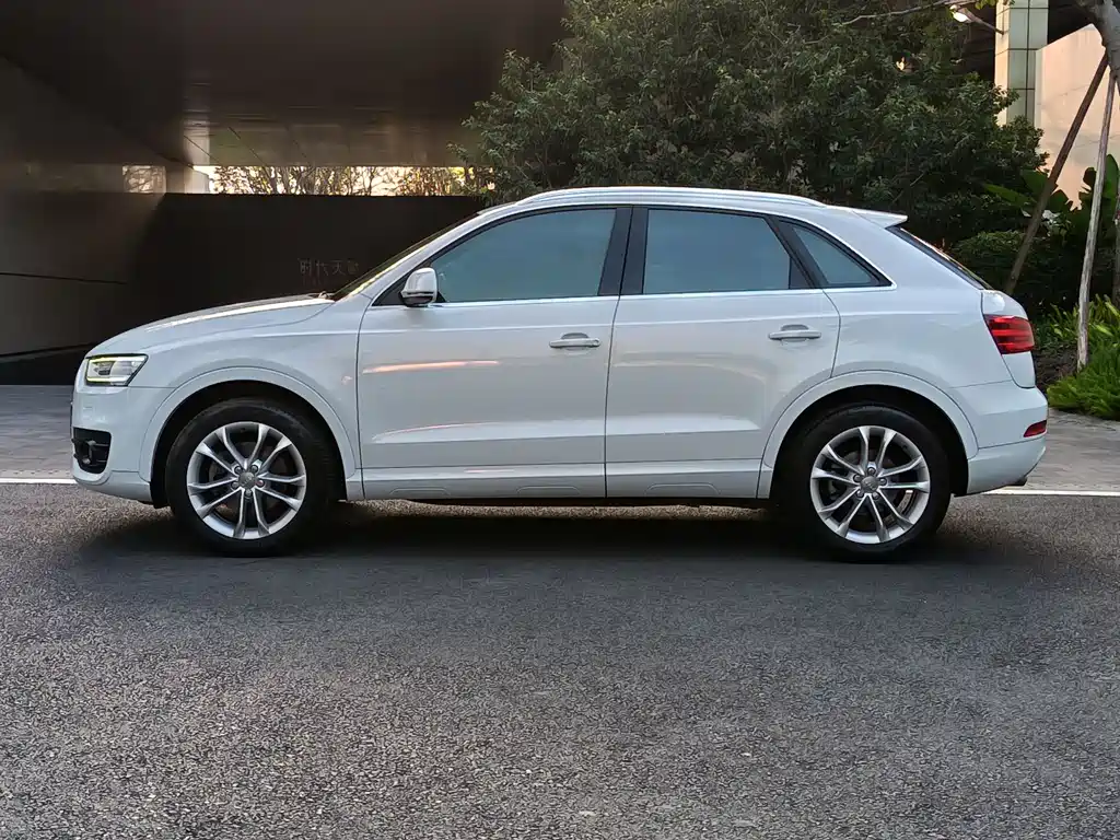 Audi Audi Q3 2016 30 TFSI Premium Collection Edition Intelligent Leading Model 2016 - thumbnail 21