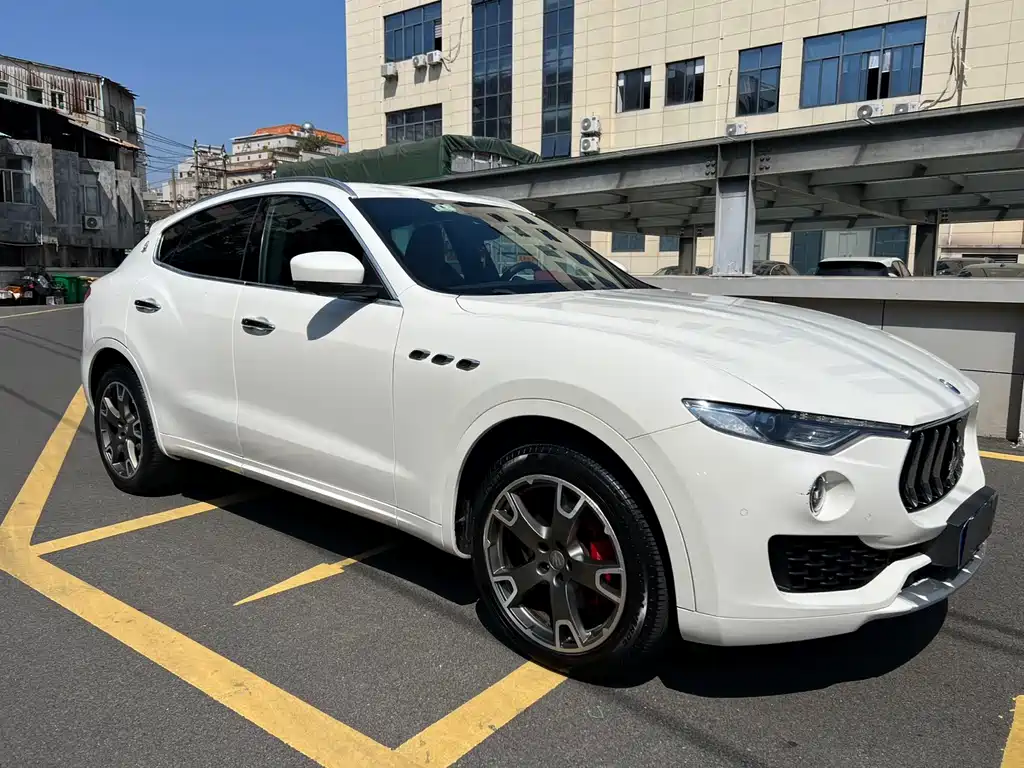 Maserati Maserati Levante 2016 3.0T Standard 2017 - thumbnail 3
