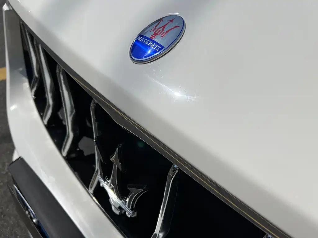 Maserati Maserati Levante 2016 3.0T Standard 2017 - thumbnail 5