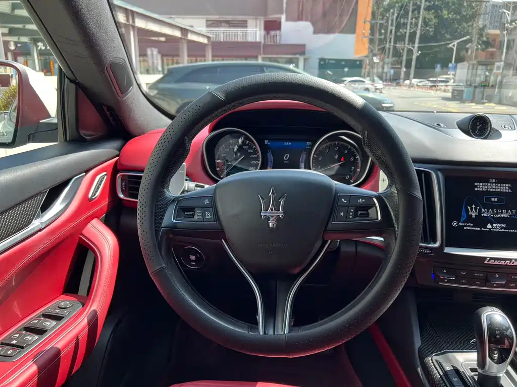 Maserati Maserati Levante 2016 3.0T Standard 2017 - thumbnail 9