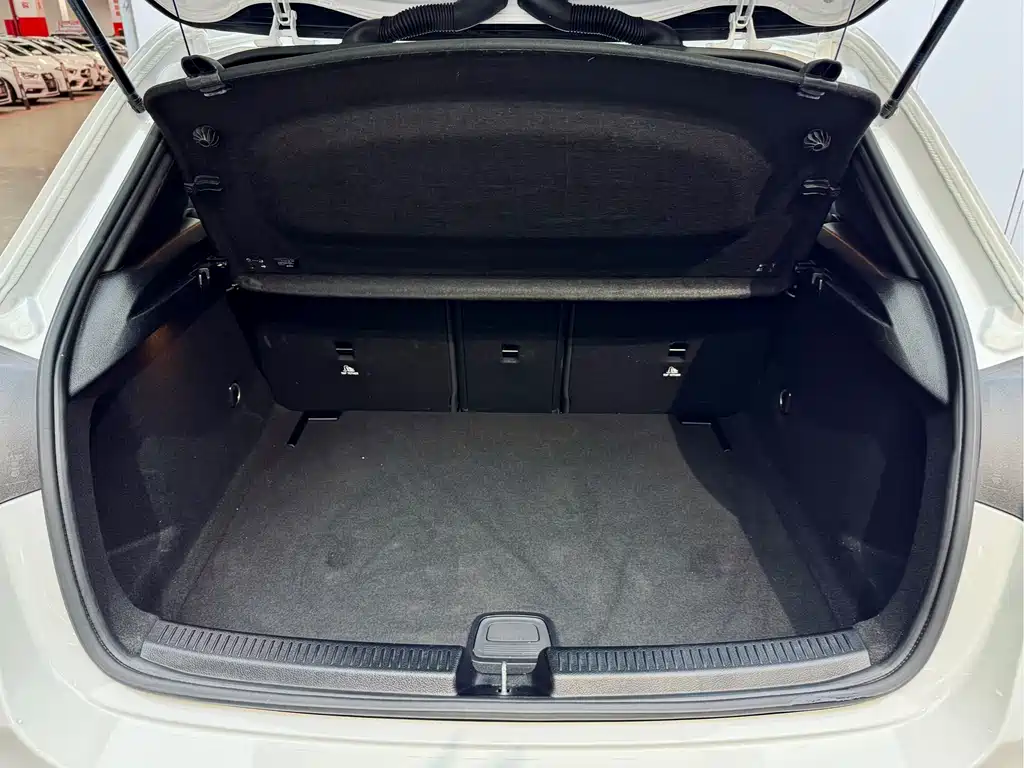 Mercedes-Benz Mercedes-Benz A-Class 2021 A 200 Sport Edition 2021 - thumbnail 16