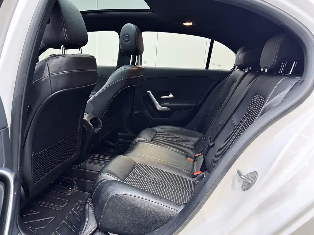 Mercedes-Benz Mercedes-Benz A-Class 2021 A 200 Sport Edition 2021 - thumbnail 20