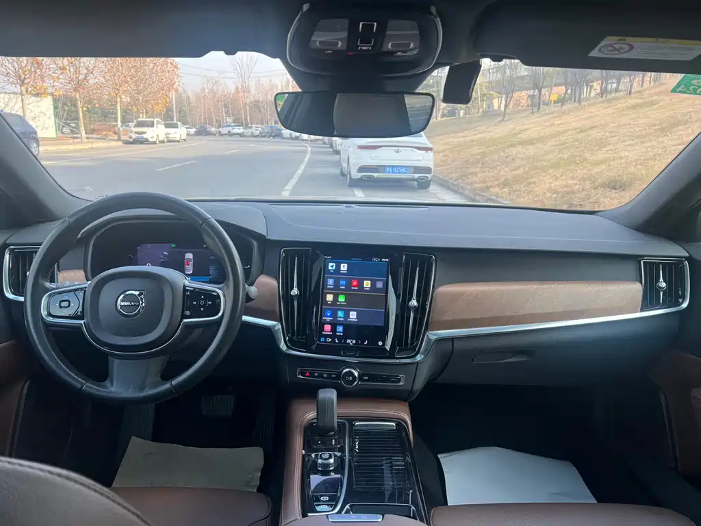 Volvo Volvo S90 Plug-in Hybrid 2022 T8 E-Drive Luxury Edition 2022 - thumbnail 5