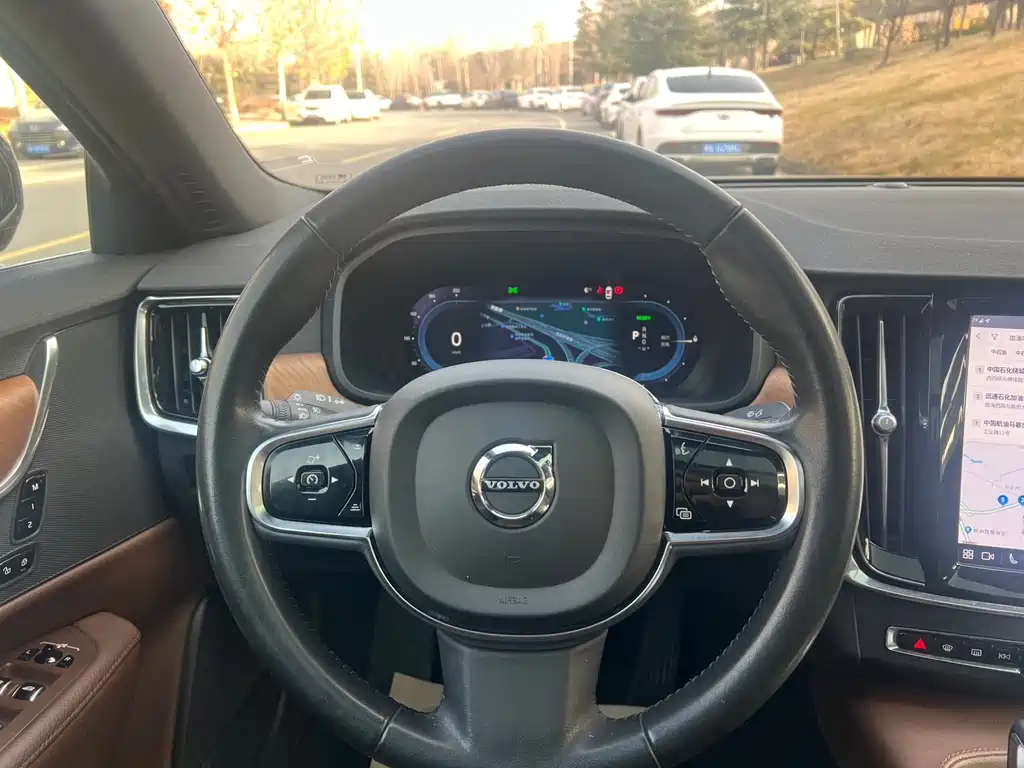 Volvo Volvo S90 Plug-in Hybrid 2022 T8 E-Drive Luxury Edition 2022 - thumbnail 6