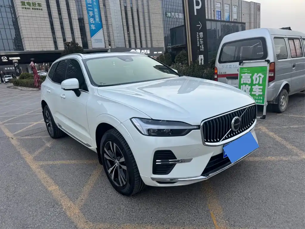 Volvo Volvo XC60 2024 B5 AWD Momentum Luxury Edition 2024 - thumbnail 2