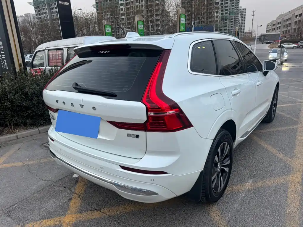 Volvo Volvo XC60 2024 B5 AWD Momentum Luxury Edition 2024 - thumbnail 6