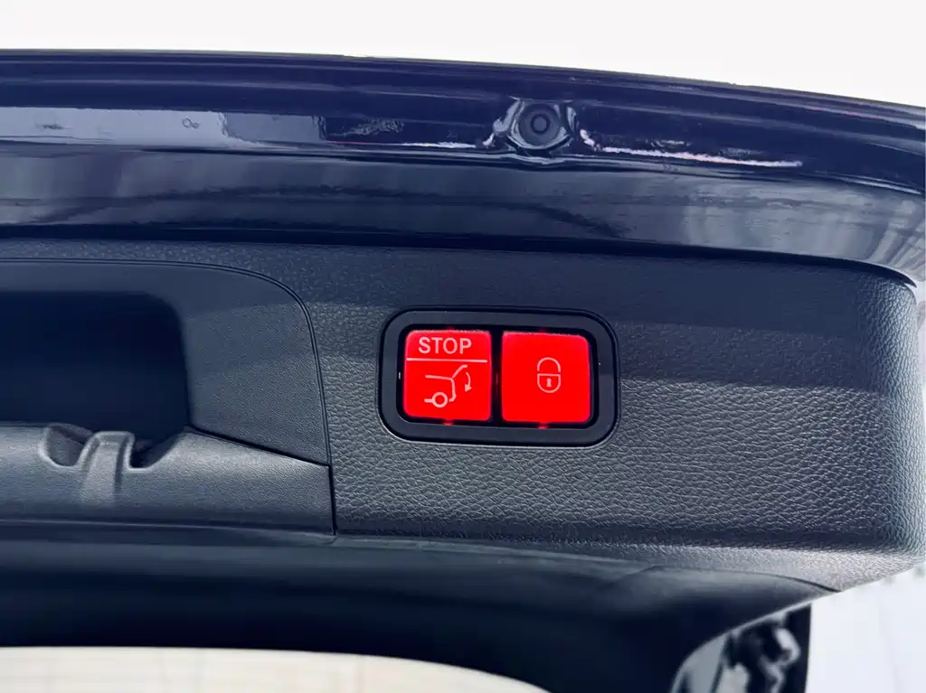 Mercedes-Benz Mercedes-Benz GLC 2021 GLC 260 L 4MATIC Luxury Edition 2021 - thumbnail 30