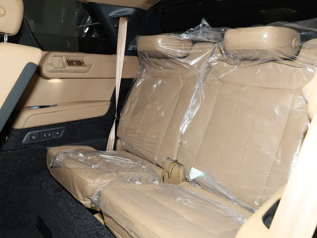 Land Rover Range Rover 2024 3.0 L6 400PS Vogue Long Wheelbase 7-Seat 2024 - thumbnail 26