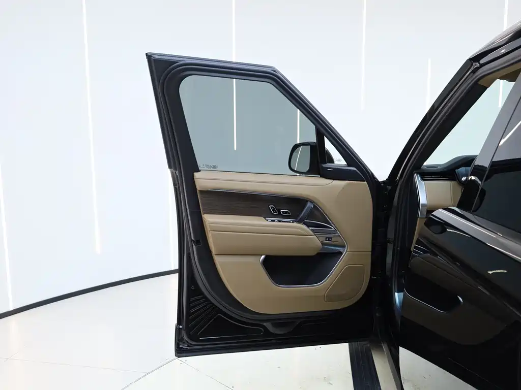 Land Rover Range Rover 2024 3.0 L6 400PS Vogue Long Wheelbase 7-Seat 2024 - thumbnail 28