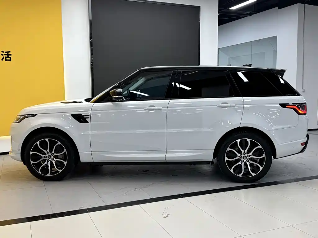 Land Rover Range Rover Sport 2022 3.0 L6 Black Badge 2022 - thumbnail 4