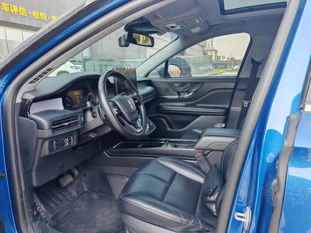 Lincoln Lynx 2021 2.0T Front-Wheel Drive Premium Edition 2021 - thumbnail 3