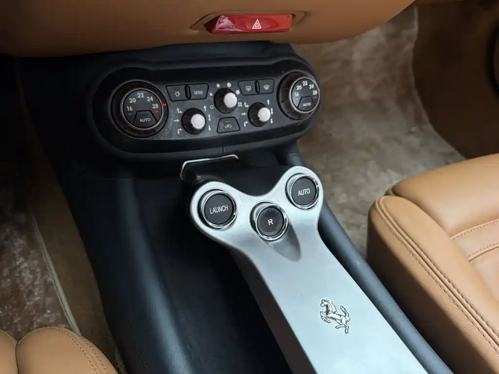 Ferrari Ferrari California T 2009 4.3L Standard 2010 - thumbnail 9