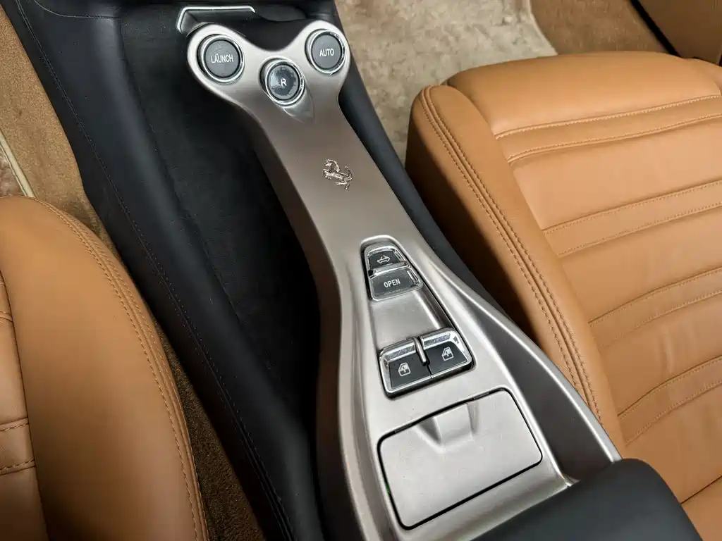 Ferrari Ferrari California T 2009 4.3L Standard 2010 - thumbnail 10