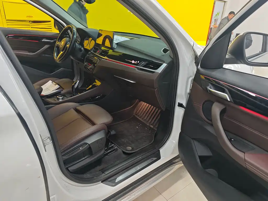 BMW BMW X1 2020 sDrive20Li Premium Model 2020 - thumbnail 6