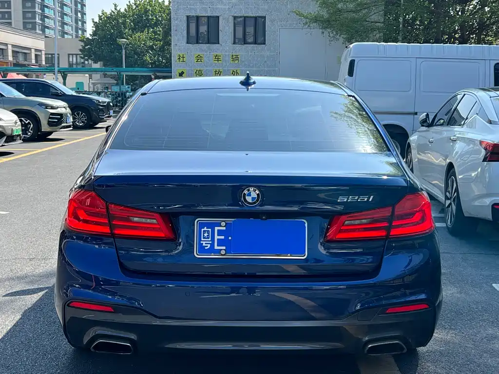 BMW BMW 5 Series Import 2018 525i M Sport Package 2018 - thumbnail 3