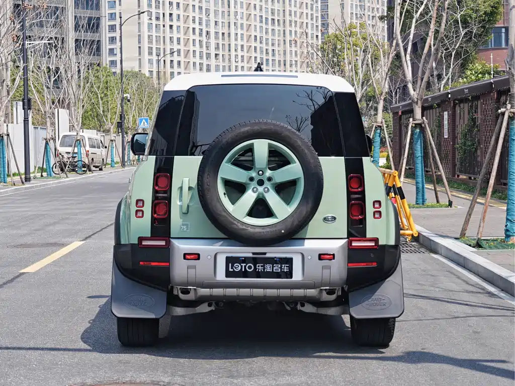 Land Rover Land Rover Defender 2023 110 3.0T P400 75th Anniversary Legend Edition 2023 - thumbnail 5